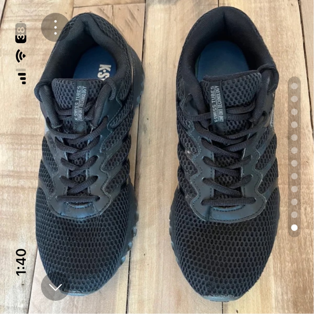 K-Swiss Women's Black Athletic Shoes. Size 8.5. (87112-017-M-Low)